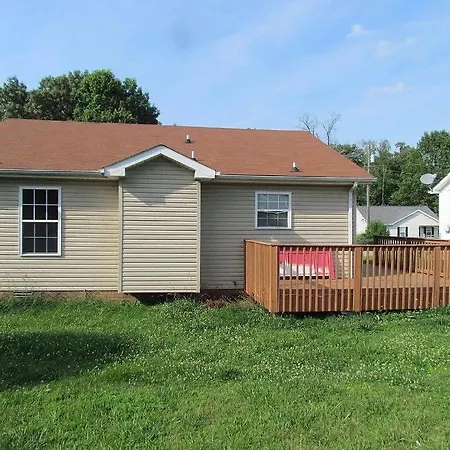 Beautiful Cul-De-Sac Home With A Fenced In Yard!